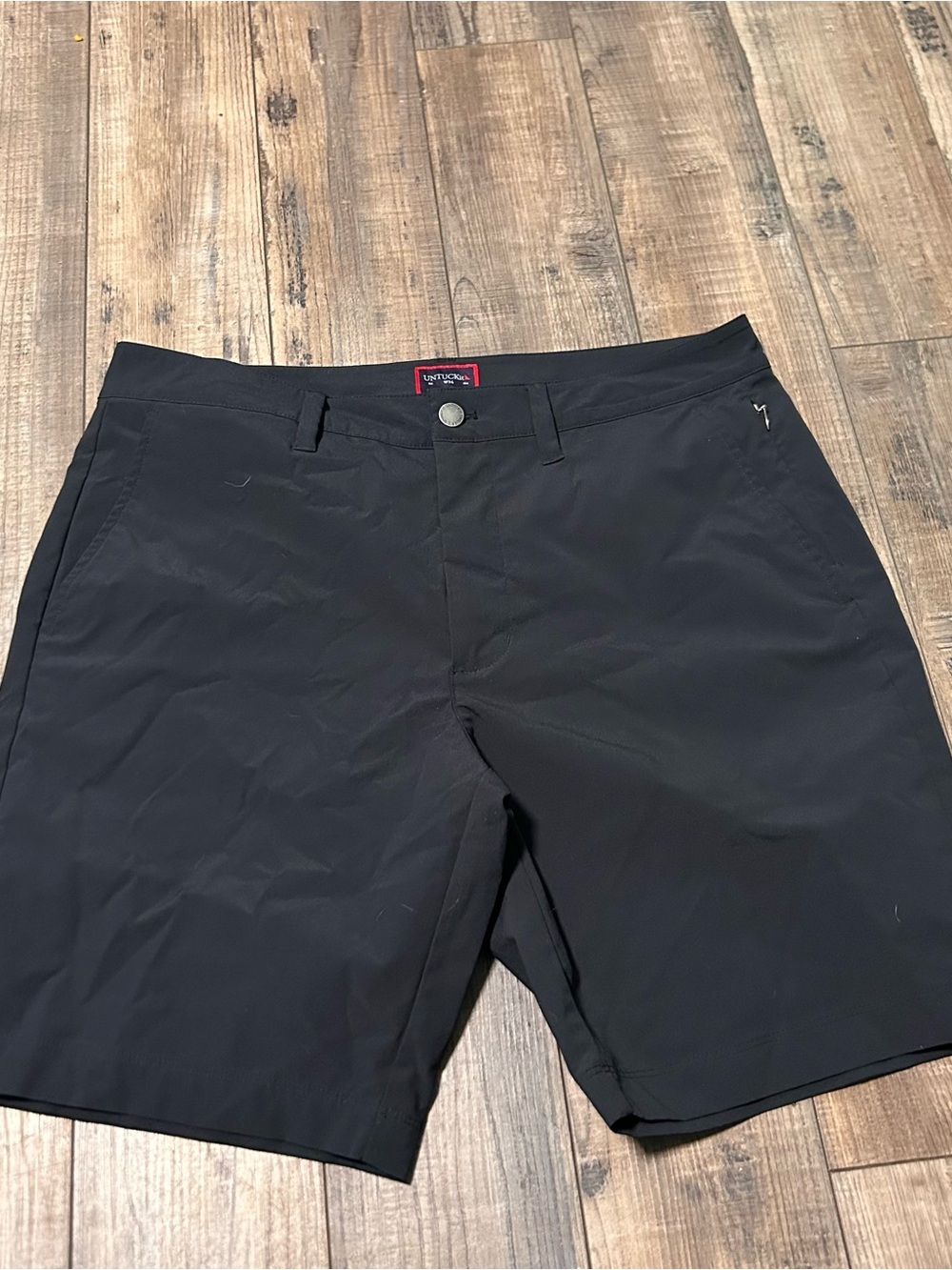 UntuckIt Shorts Mens 34 Black‎ Chancellor Chino Golf Casual Performance Preppy